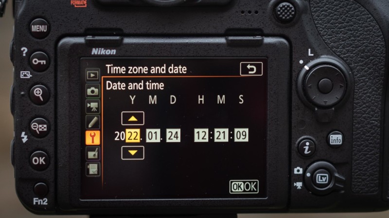 Time and date settings on camera